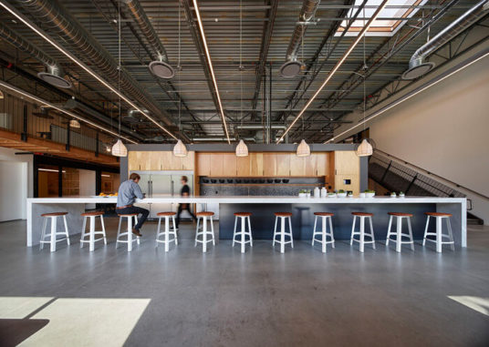 retail-design-collaborative-offices-long-beach-studio-one-eleven-11-700x497-e1561133090128.jpg